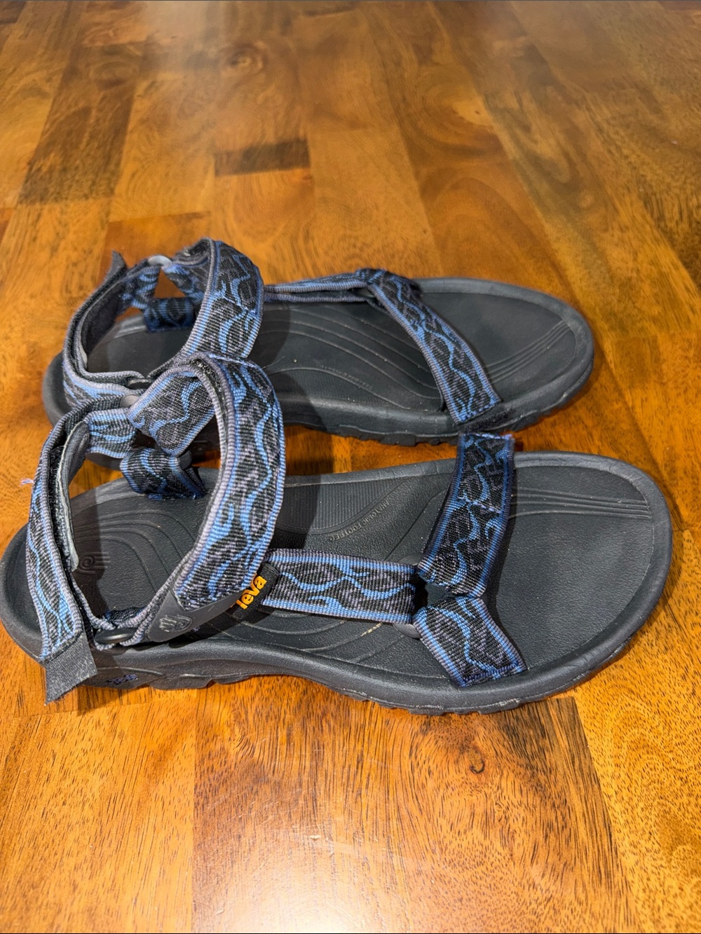 Teva  hurricane 8 Men's Navy and Black Patterned Strap Sandal